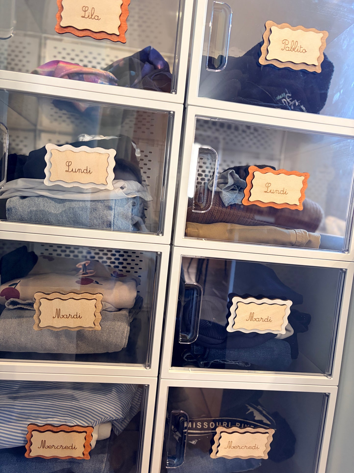 Etiquettes en bois pour organisateurs de vêtements