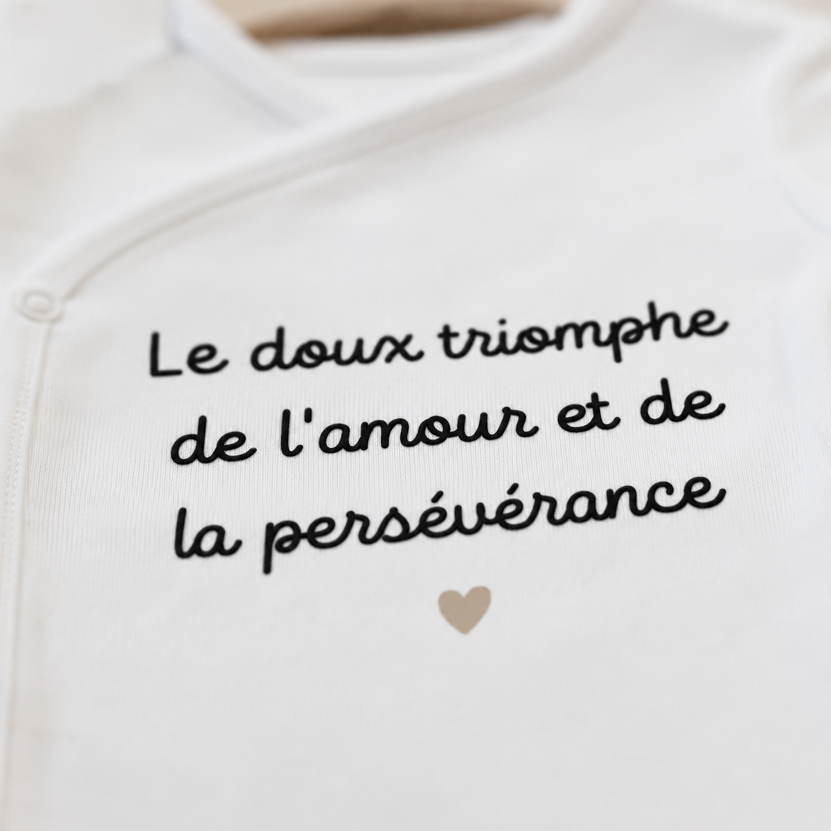 Body bébé "Le doux triomphe de l'amour et de la persévérance"