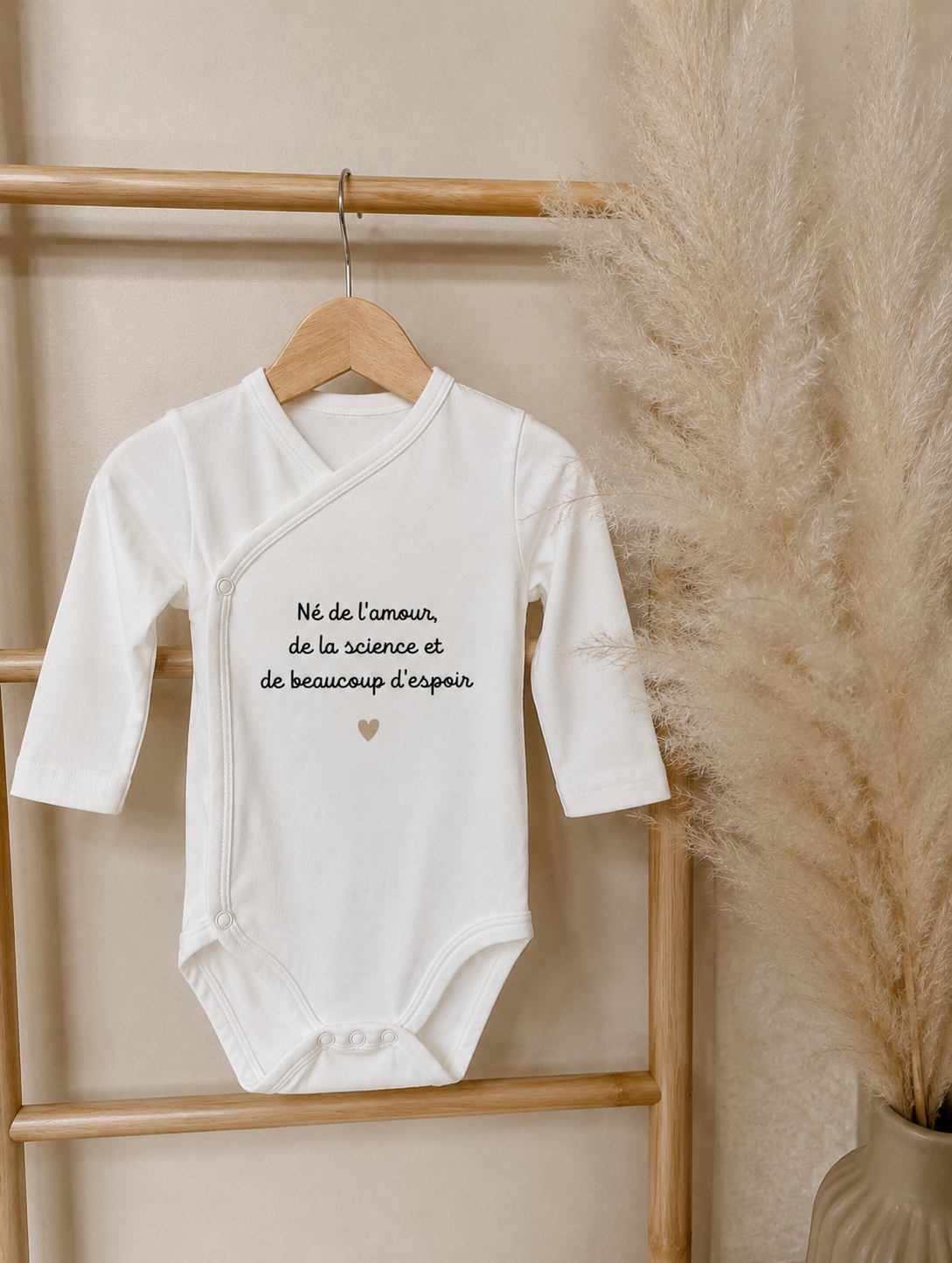 Body bébé "Né de l'amour, de la science et de beaucoup d'espoir"