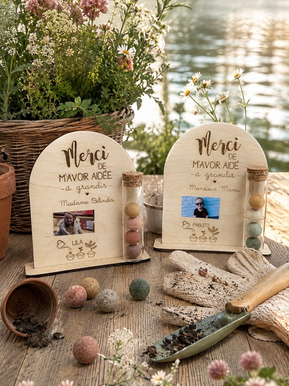 Déco en bois graines maîtresse